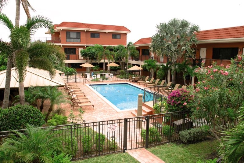 Away Inn Lauderdale-by-the-Sea Buitenkant foto